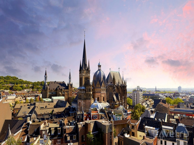 aachener_dom_5.thumb.jpg.b306fd0a3ce0f0173f018457d8de4b9c.jpg